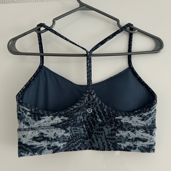 Lululemon sports bra size 10 - Picture 2 of 3